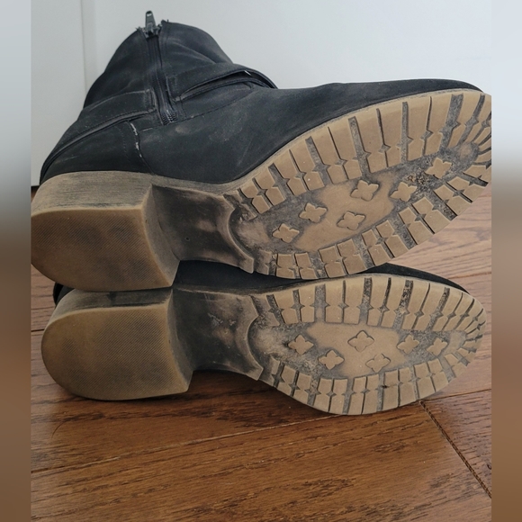 Women's black boots - Picture 2 of 4